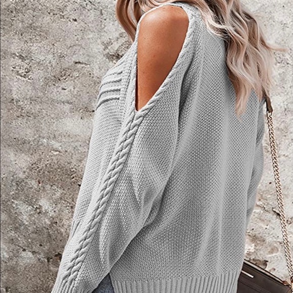 Cold shoulder knit sweater - Picture 2 of 7